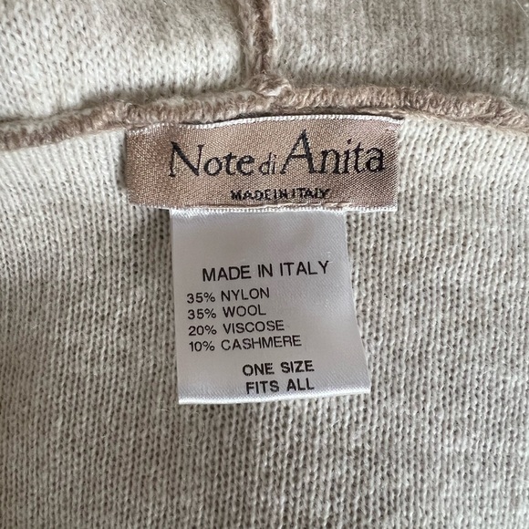 LIKE NEW Note di Anita one size fits all white/beige/tan button up cover. - Picture 7 of 7